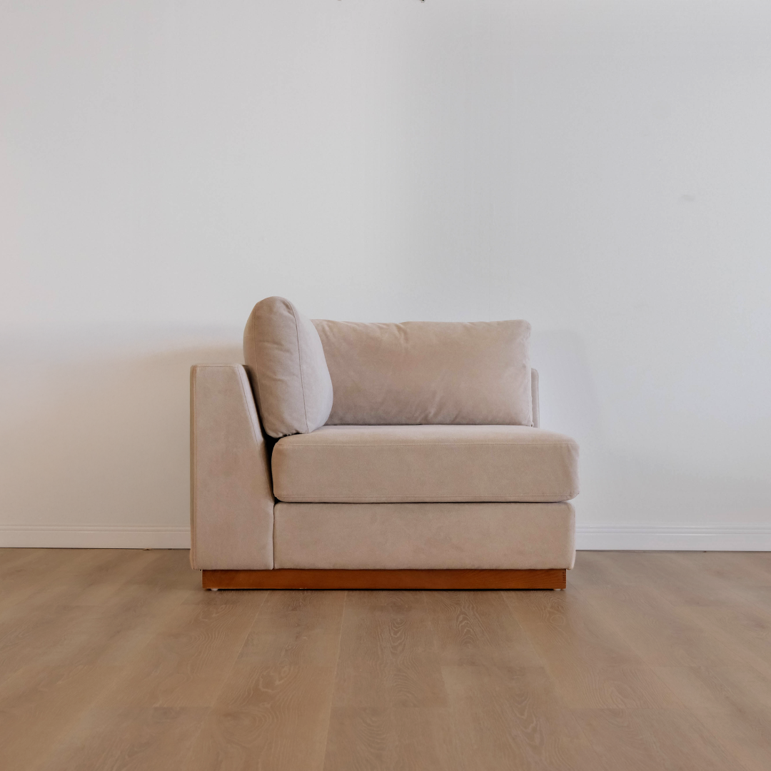 Custom Caeden 4pc Sectional