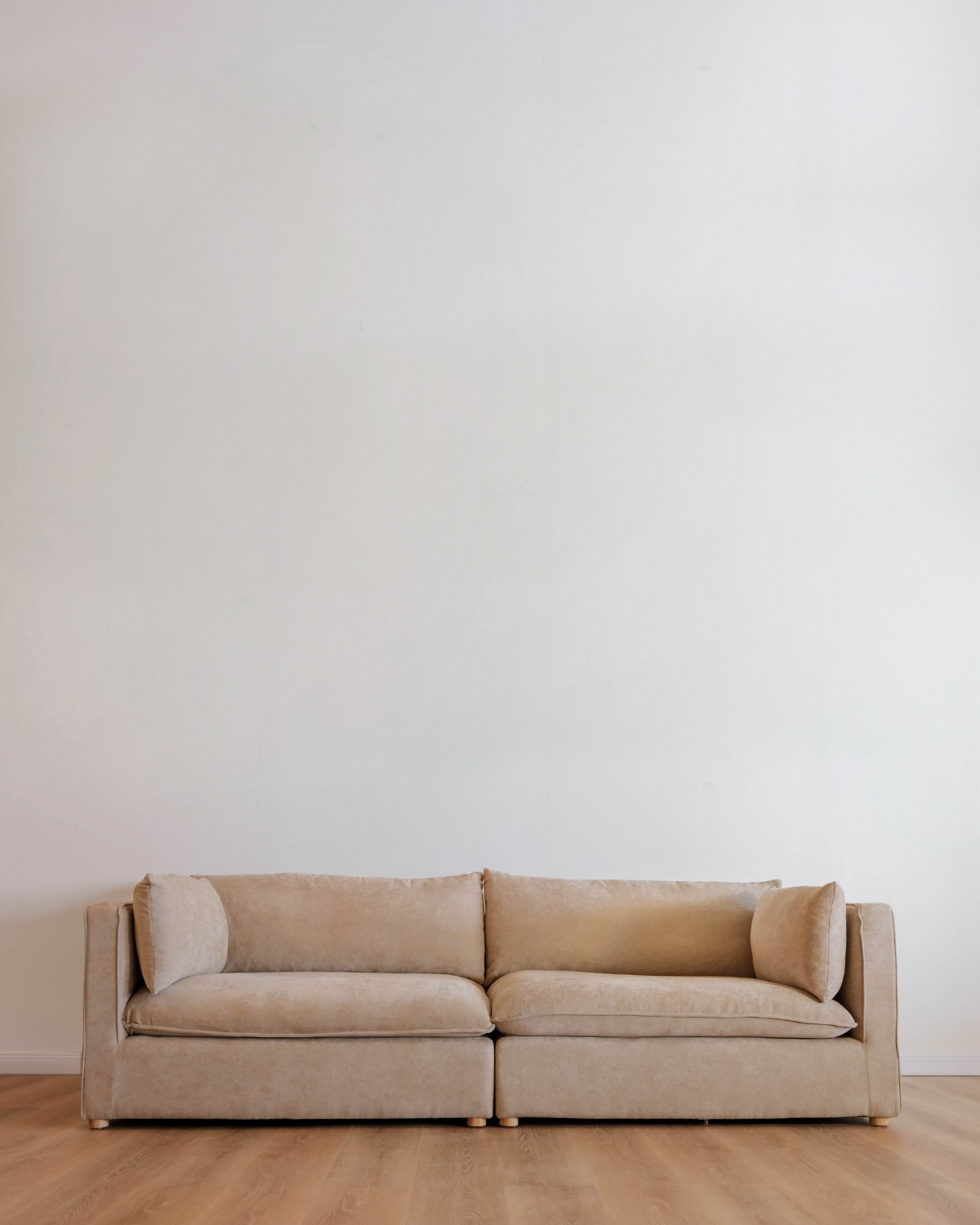 Custom Eli Right Arm Chair