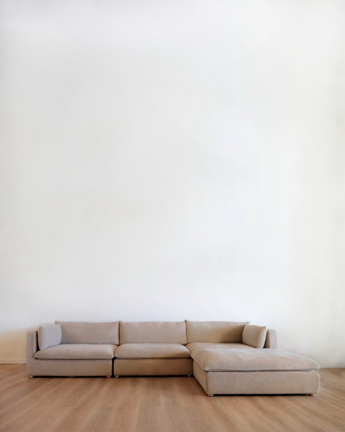 Custom Eli Right Arm Chair