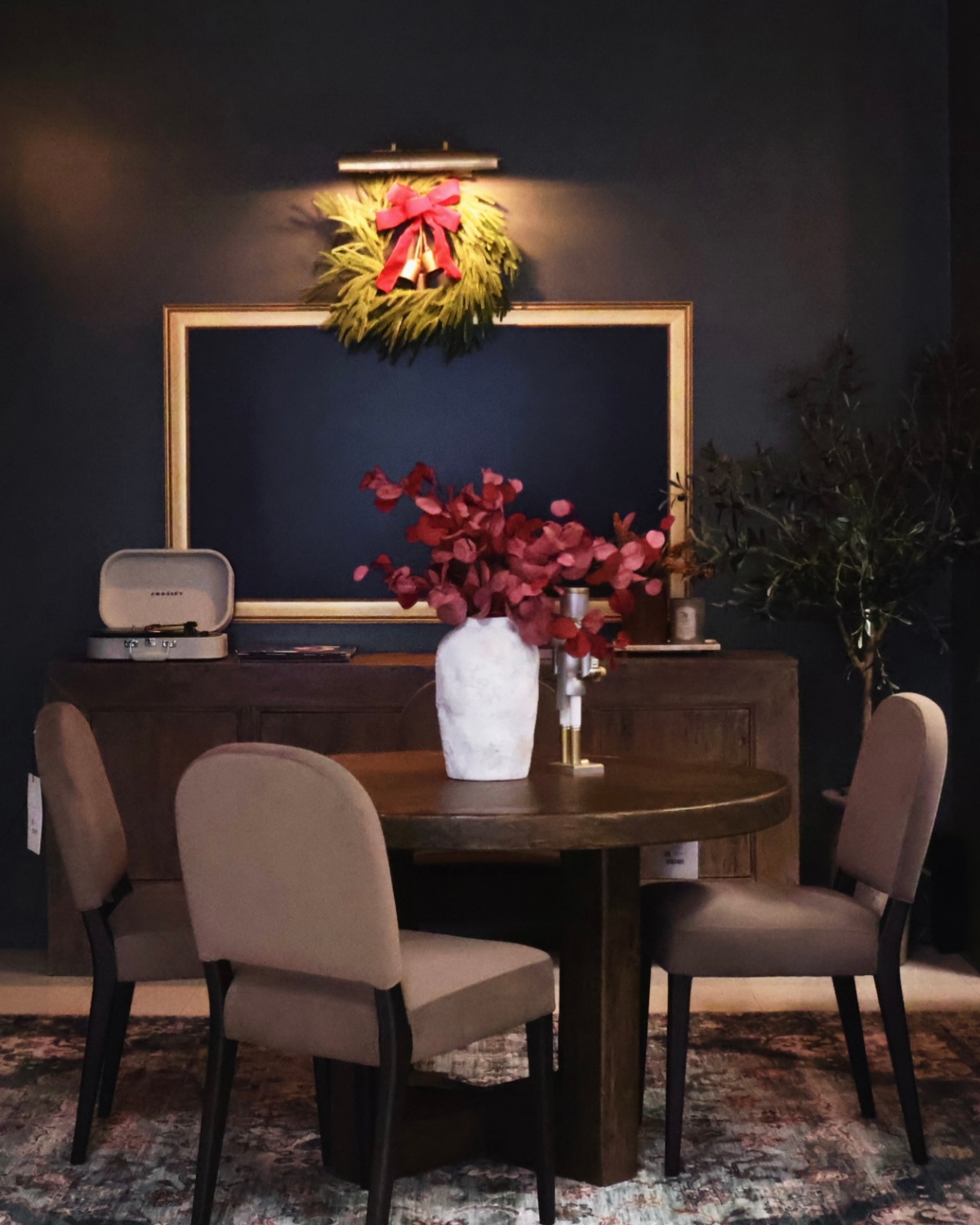 Lowe Dining Table