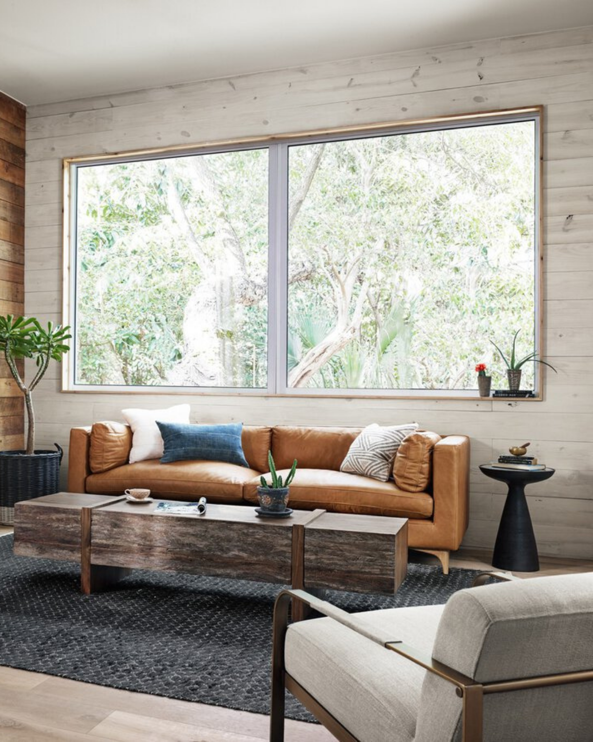 Marlow Mod Pedestal Table