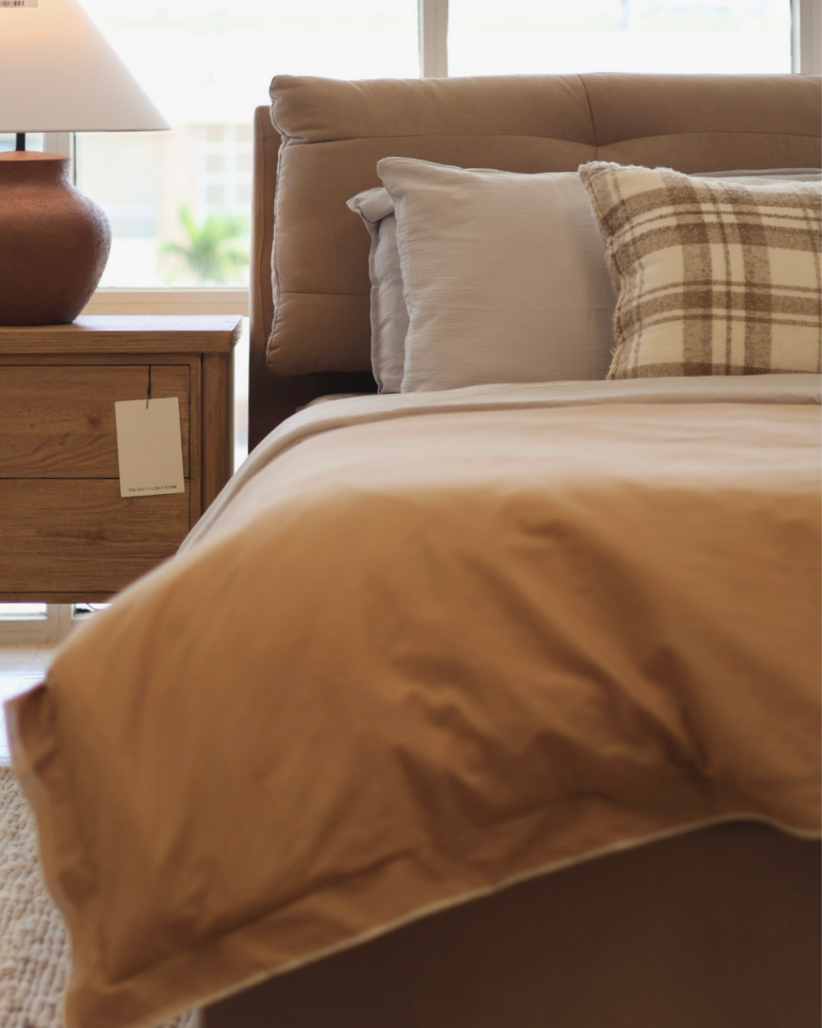 Nissh Storage Bed